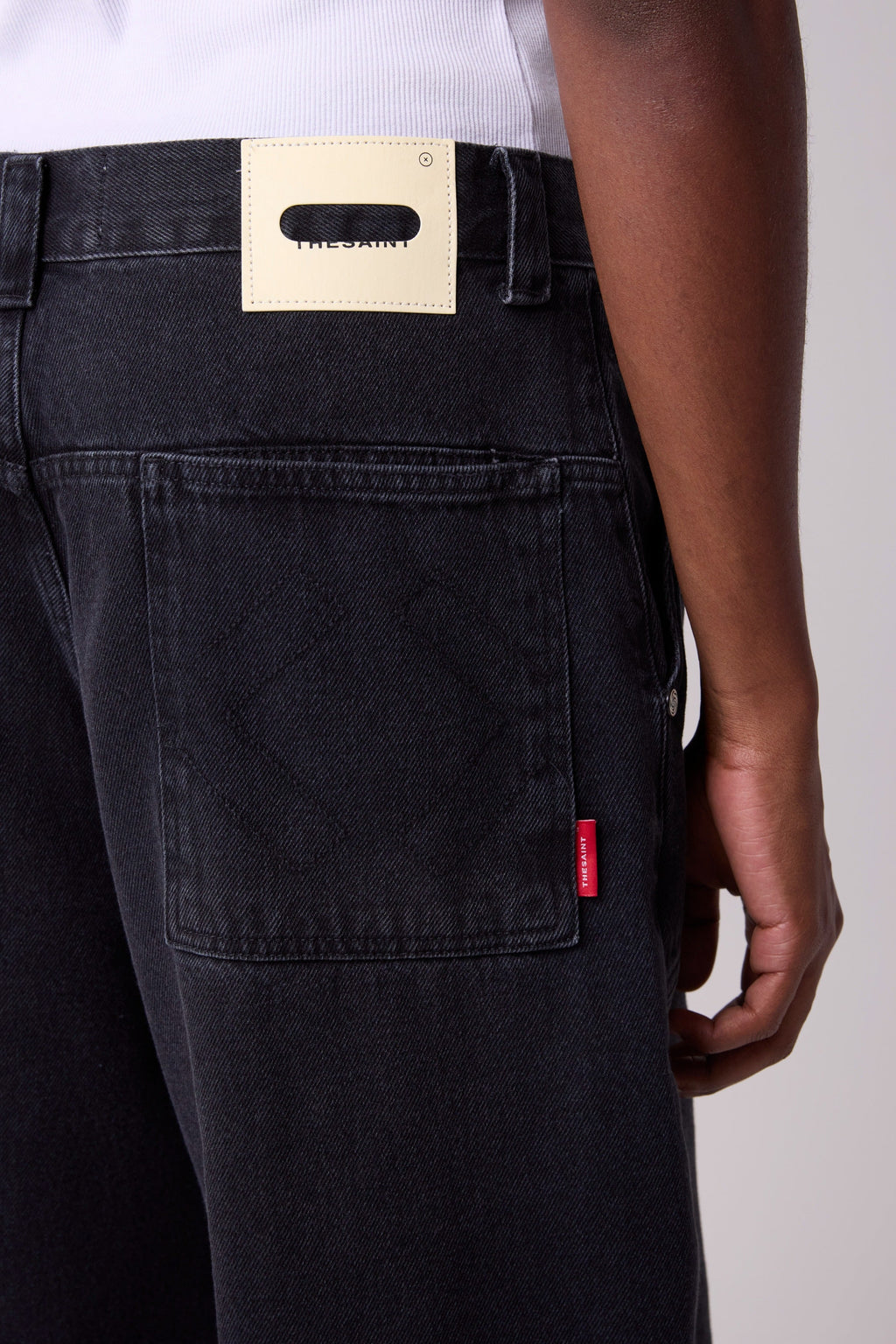 BAGGY DENIM PANTS CURVE LINE