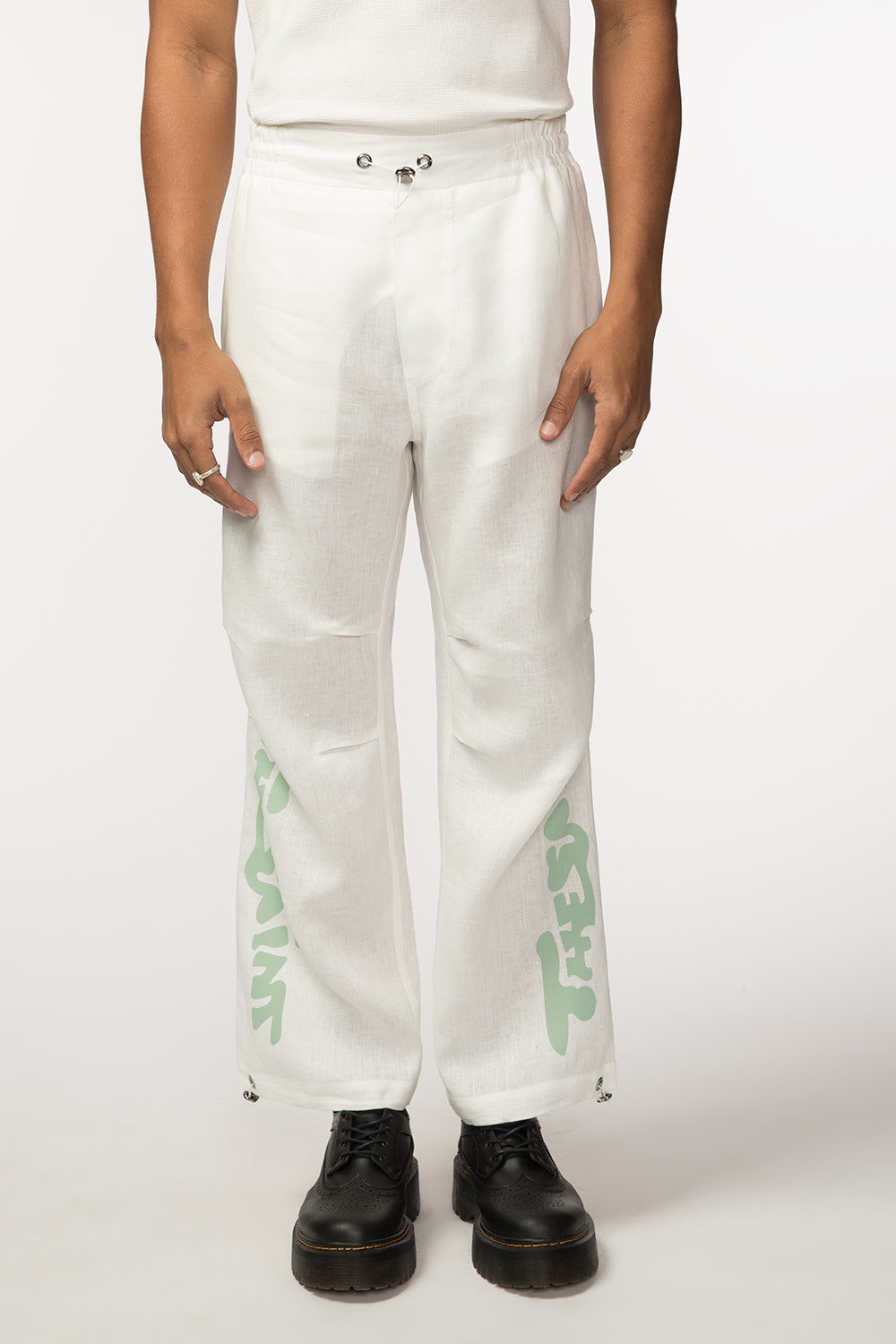 CALÇA PARACHUTE COM PREGAS LINHO THESAINT