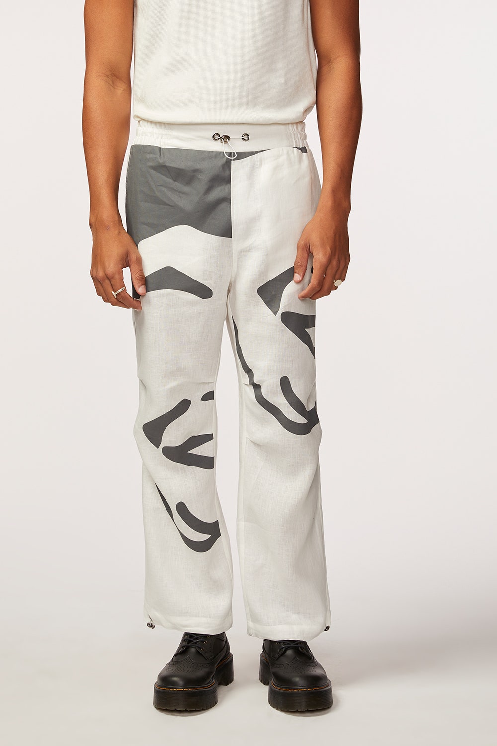 CALÇA PARACHUTE COM PREGAS LINHO DINDINHA