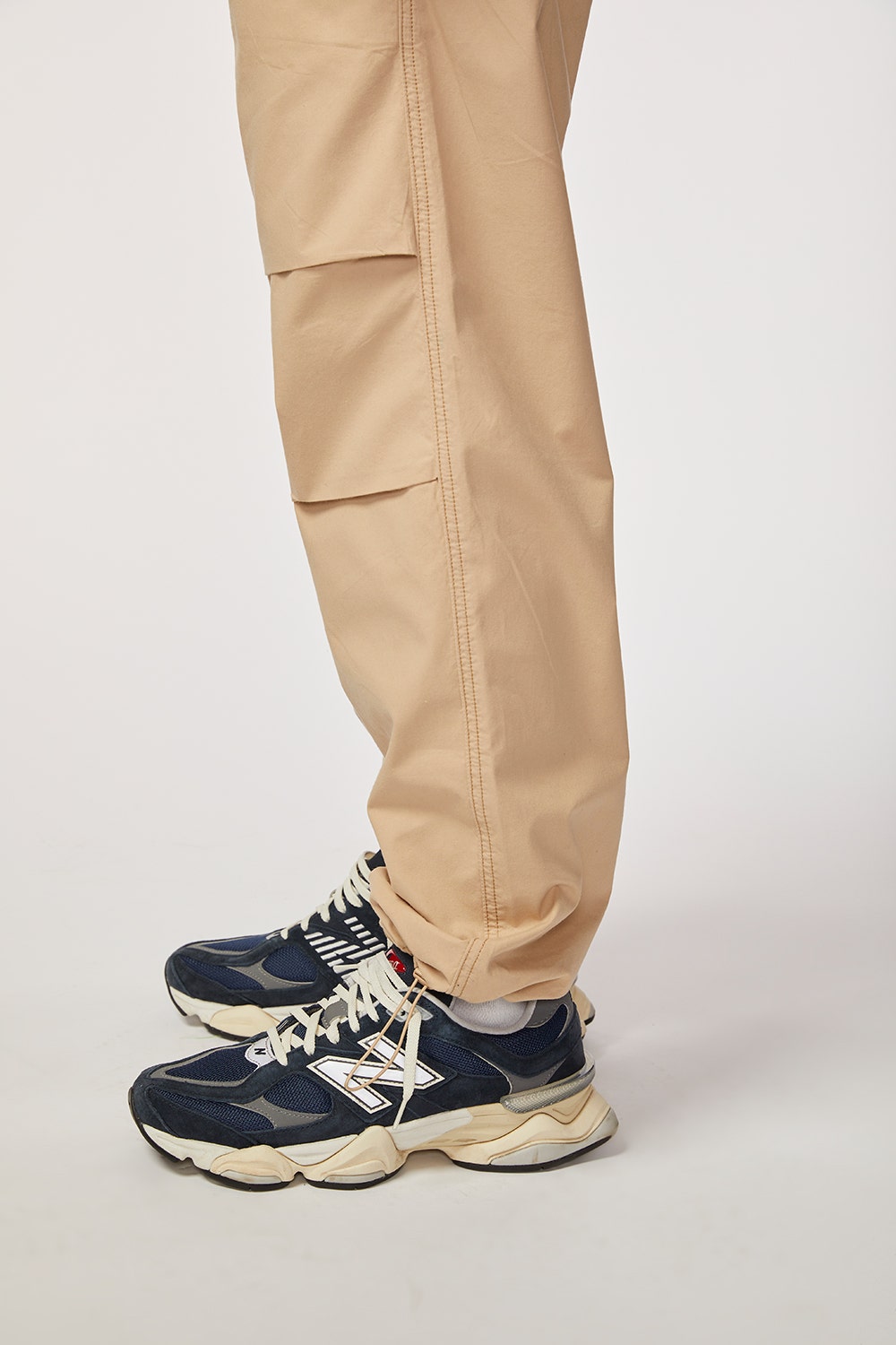 CALÇA PARACHUTE COM PREGAS