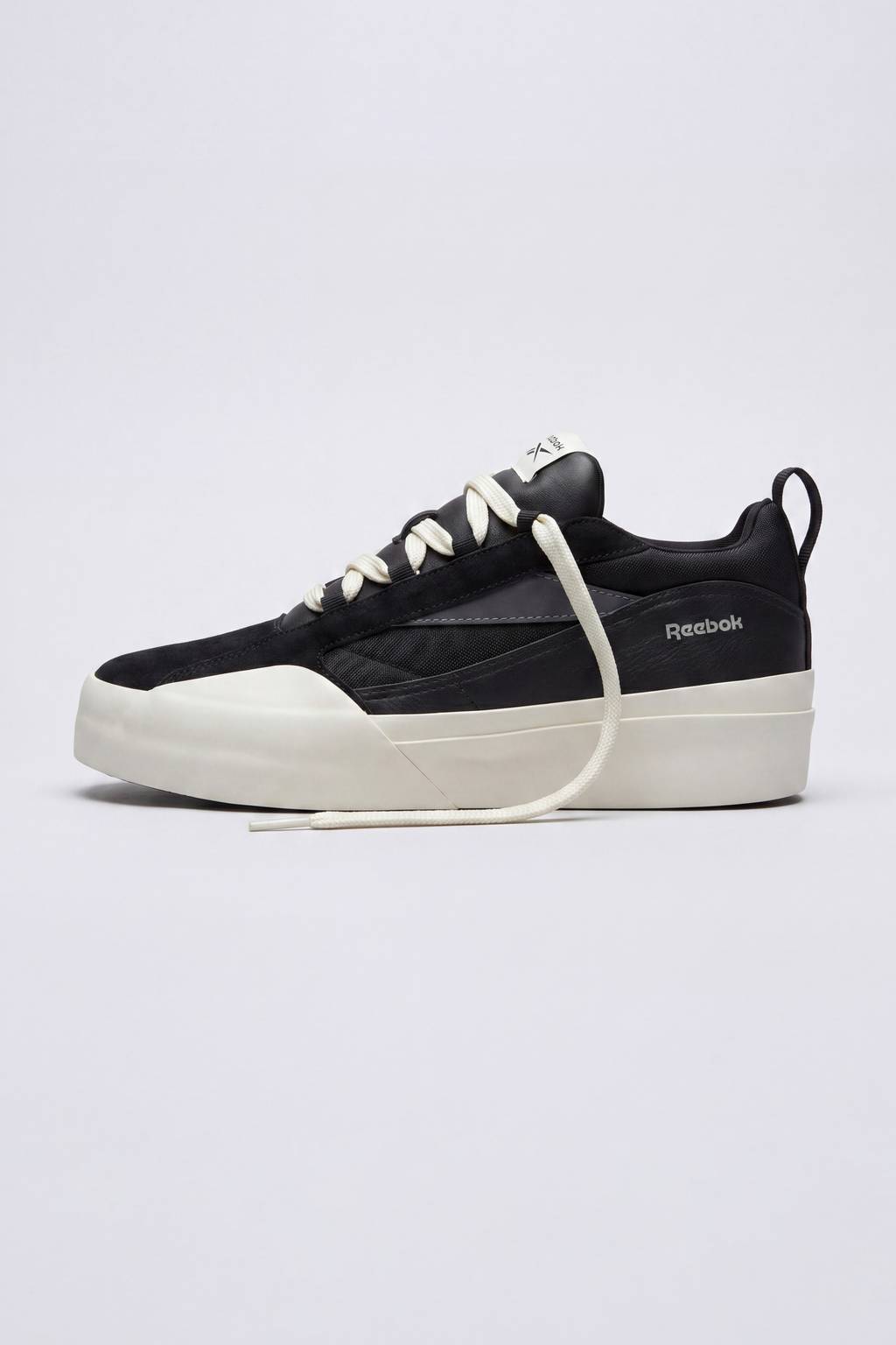 Tênis Reebok x THESAINT FTX-14