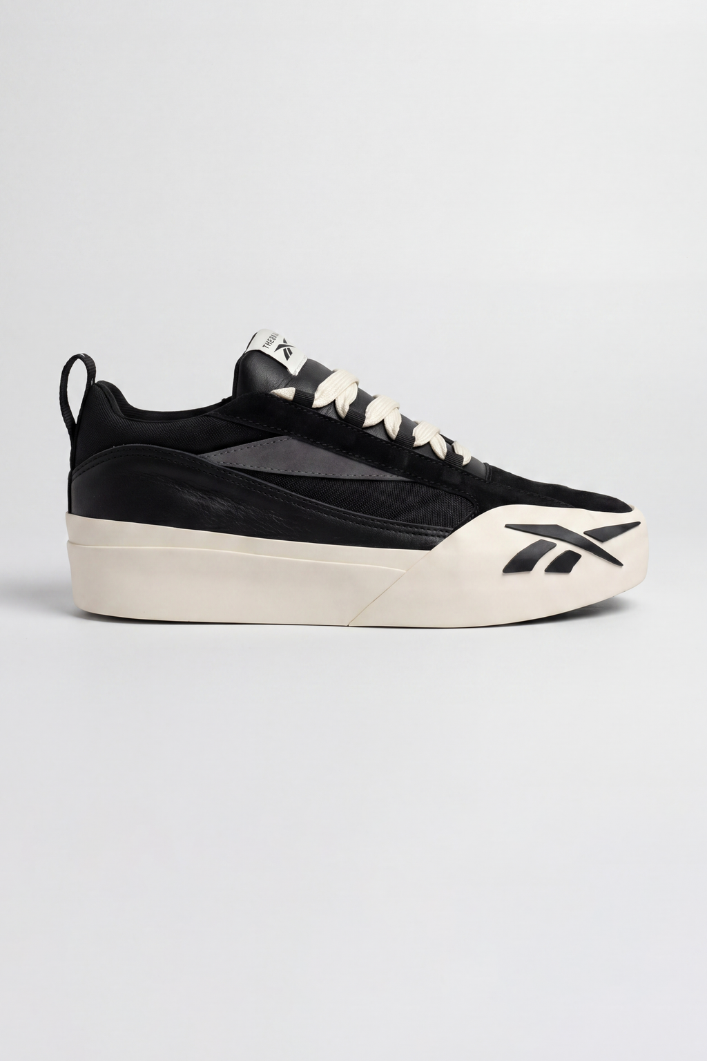 Tênis Reebok x THESAINT FTX-14