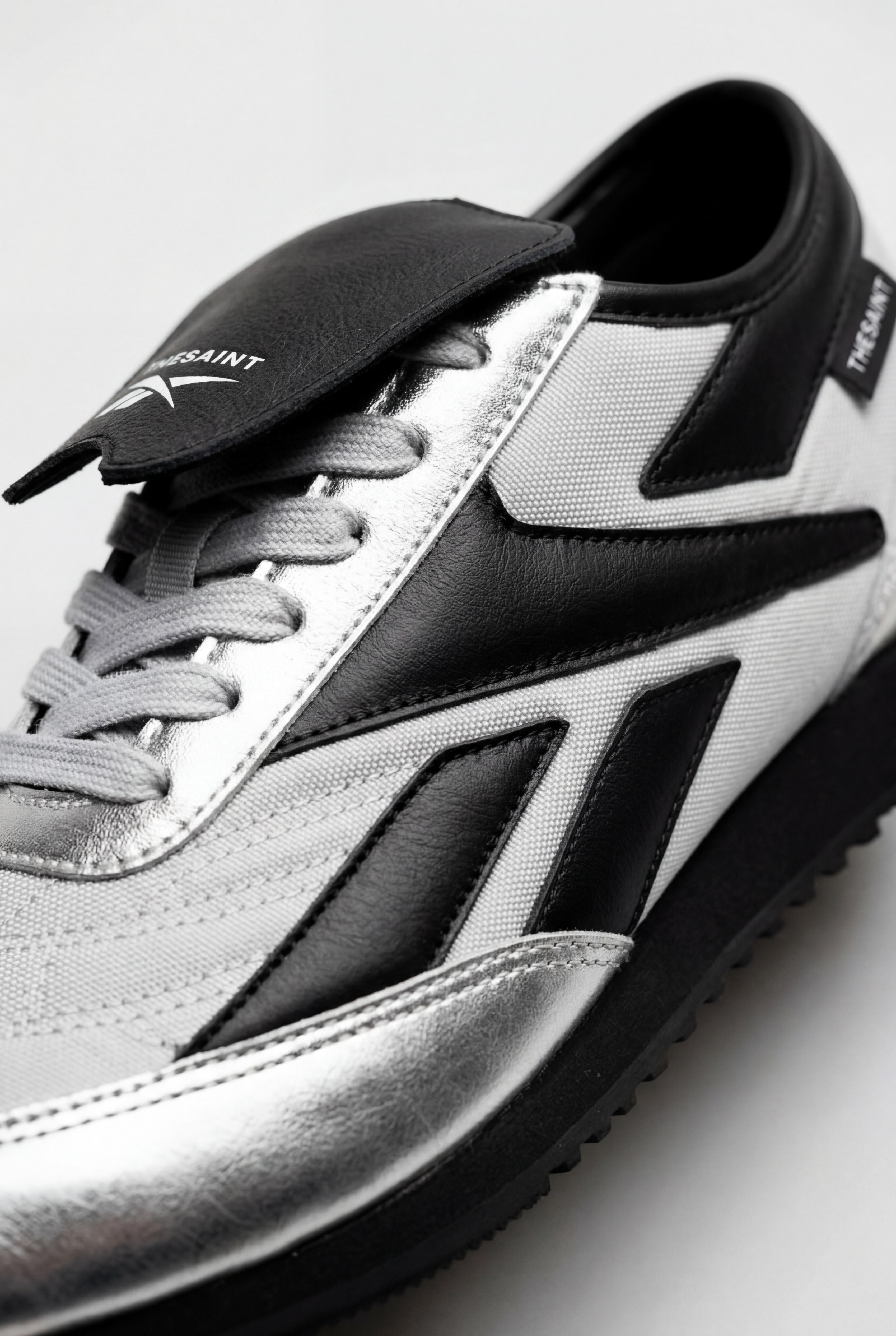 Tênis Reebok x THESAINT ALQUAT