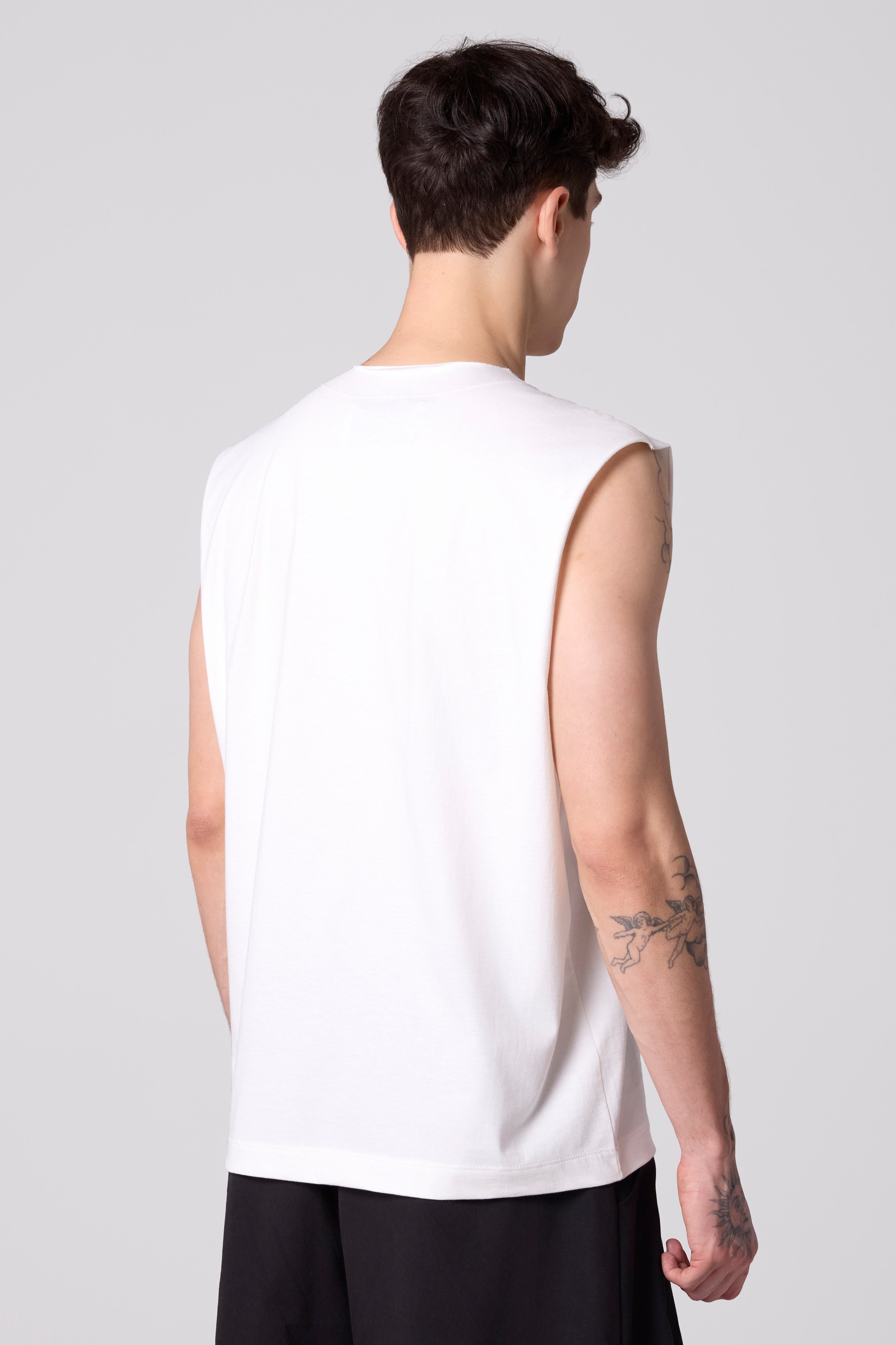 TANK TOP BLURRED