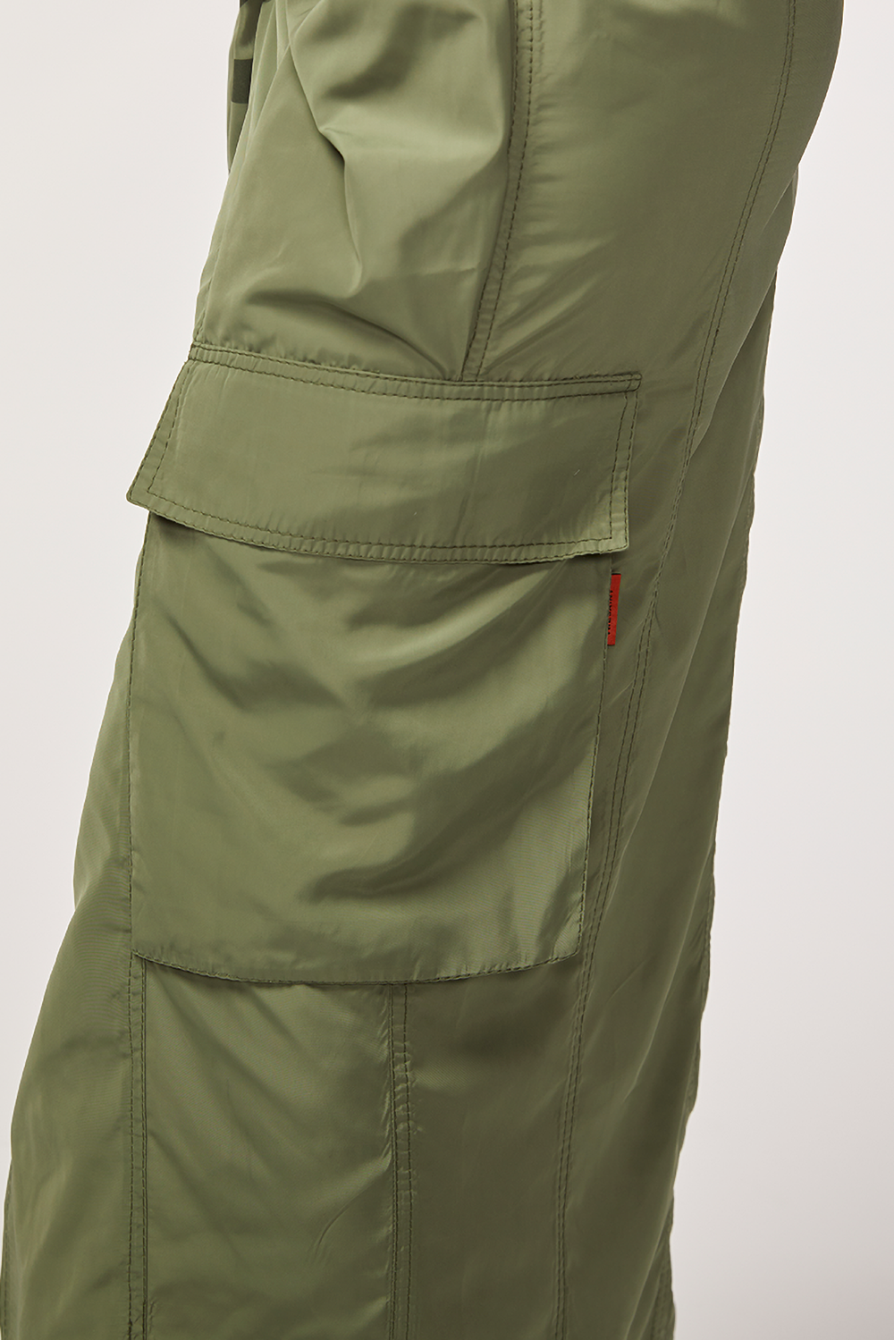 SAIA PARACHUTE THESAINT